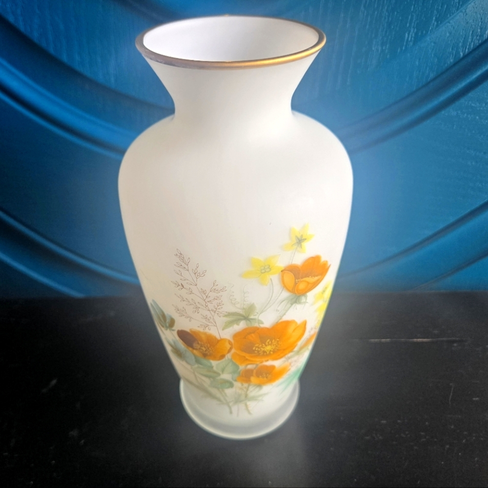 Vintage MCM Enesco Japan Frosted White Glass Vase w Gold Rose Design w/Gold Trim